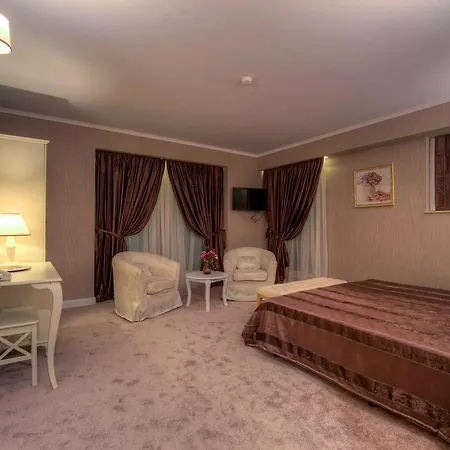 Otel Family Agoncev 3*